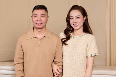 Vợ Công Lý xin lỗi