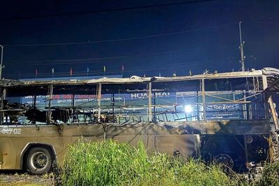 Khẩn trương điều tra nguyên nhân vụ cháy xe khách làm 7 người tử vong