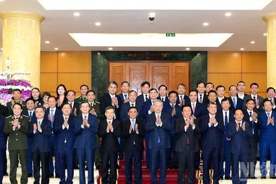 Đổi mới công tác lý luận, nâng cao năng lực dự báo chiến lược
