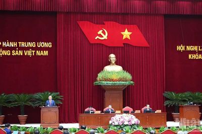 Ngày làm việc thứ hai Hội nghị lần thứ ba Ban Chấp hành Trung ương Đảng khóa XIV