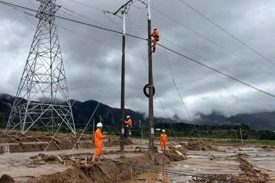 Cơ bản khôi phục cấp điện cho vùng lũ Mường Than