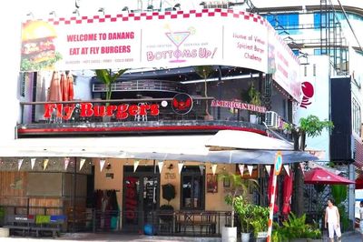 Kiểm tra, xử lý biển hiệu sử dụng tiếng, chữ nước ngoài sai quy định
