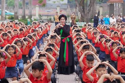 Đua quảng bá sản phẩm âm nhạc