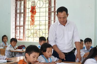 Dự thảo chính sách mở rộng cơ hội học tập cho học sinh dân tộc rất ít người