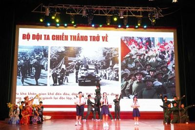 Thiếu nhi Thủ đô tranh tài tuyên truyền sách và ca khúc măng non