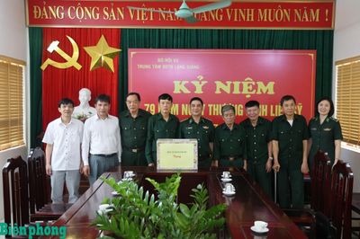 Thăm, tặng quà các Trung tâm Điều dưỡng thương binh nhân kỷ niệm 79 năm Ngày Thương binh - Liệt sĩ