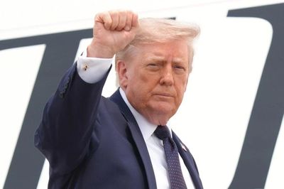 Tổng thống Mỹ Trump bất ngờ tuyên bố áp thuế 50% với Canada