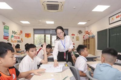 Bộ GD&ĐT lấy ý kiến về quy định cấm đưa hoạt động giáo dục tăng cường vào dạy thêm, luyện thi