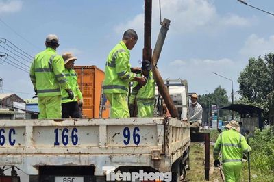 Khẩn trương khắc phục hiện trường vụ cháy xe khách làm 7 người tử vong trên quốc lộ 1