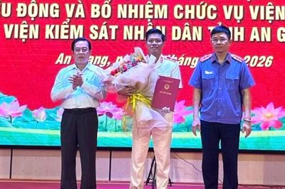 Ông Kiều Hoài Phong giữ chức Viện trưởng Viện Kiểm sát nhân dân tỉnh An Giang