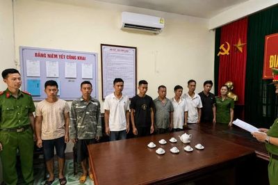 Nhóm đối tượng góp vốn thuê máy móc khai thác vàng trái phép