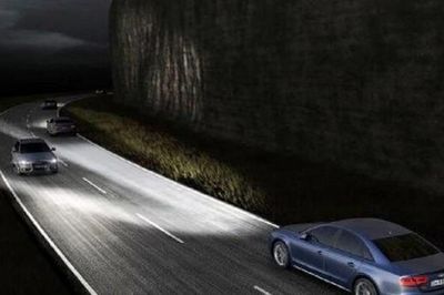 Giải mã thói quen 'đá đèn' khi gặp xe đối diện của các tài xế lâu năm