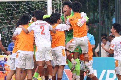 VCK U21 Quốc gia: HAGL và SLNA vào bán kết