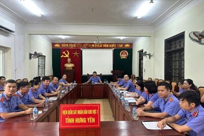 Công chức tích cực tham gia Cuộc thi viết tìm hiểu 66 năm ngày thành lập ngành Kiểm sát nhân dân