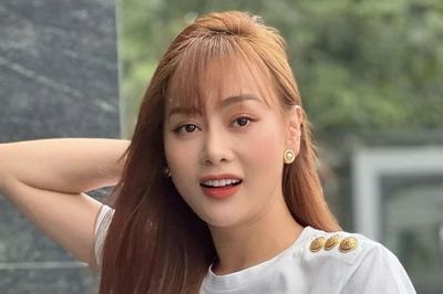 Về Ninh Bình quê Phương Oanh, tận hưởng mùa lau trắng đẹp như một thước phim