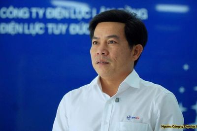 Người giữ ánh sáng nơi cuối trời biên giới