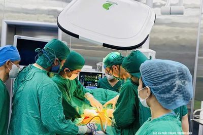 Sức khỏe nhân dân - trung tâm của phát triển: Từ tinh thần Nghị quyết 72-NQ/TW đến hành động thực tiễn (Bài 1): Từ 'chữa bệnh' sang chăm sóc sức khỏe toàn dân