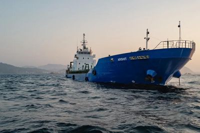 Giao thông ở eo biển Hormuz lại giảm mạnh