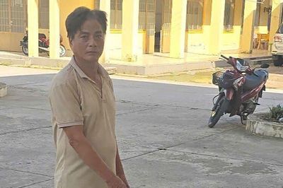 Tạm giữ hai cha con để điều tra hành vi giết người