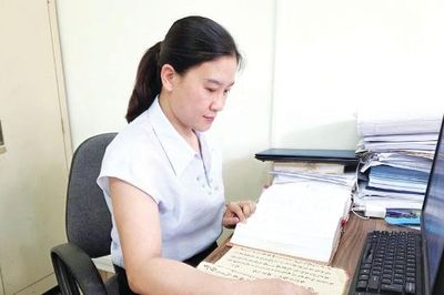 Những người giải mã lịch sử