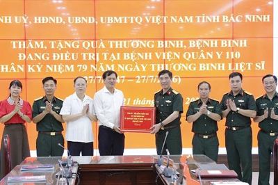 Bắc Ninh thăm, tặng quà thương binh, bệnh binh tại Bệnh viện Quân y 110