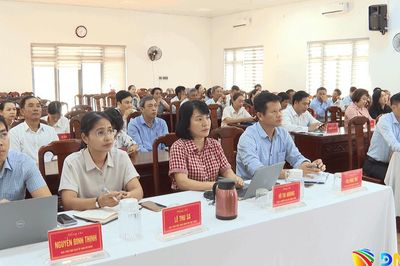 Xã Hòa Tiến bồi dưỡng kỹ năng nghiệp vụ cho hơn 50 đại biểu HĐND