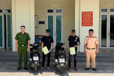 Xử lý 03 thanh thiếu niên vi phạm giao thông, tịch thu 02 xe mô tô