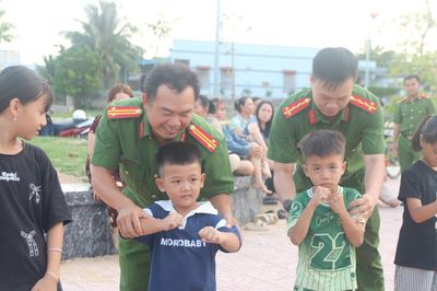 Mùa hè an toàn với chương trình 'Học kỳ công an'