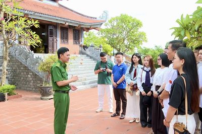 Lặng thầm giữ lửa tri ân