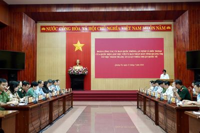 Đoàn khảo sát của Quốc hội làm việc với UBND tỉnh về thẩm tra dự án Luật Thỏa thuận quốc tế (thay thế)