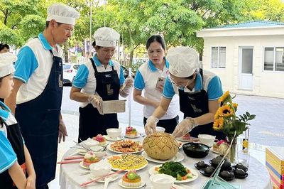 Về nhà ăn cơm