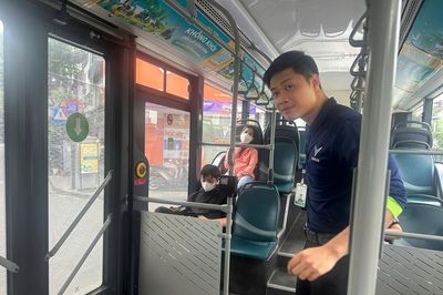 Buýt miễn phí trong Vành đai 1 Hà Nội: Từ bỡ ngỡ đến vận hành thông suốt