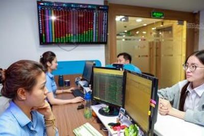 Chứng khoán ngày 21/7: VN-Index giảm gần 13 điểm, thị trường tiếp tục chịu sức ép từ áp lực bán