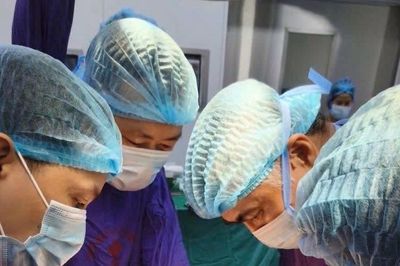 Khối u ung thư nặng tới 3,5kg sau 2 năm tự uống thuốc Nam