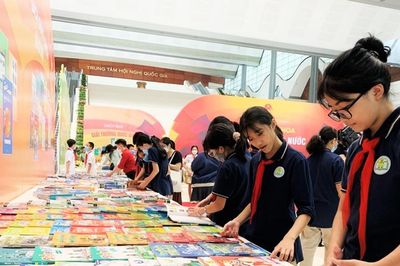Những địa phương đầu tiên miễn phí sách giáo khoa