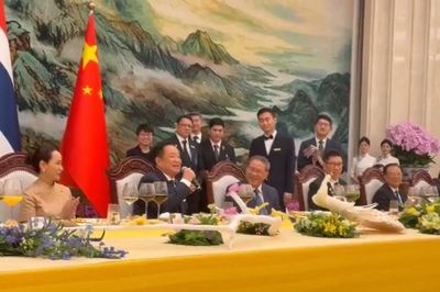 Ngoại giao âm nhạc: Thủ tướng Thái Lan hát tặng người đồng cấp Trung Quốc