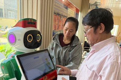 Công an xã đầu tiên triển khai Robot thông minh tích hợp AI