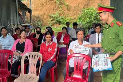 Công an xã Bom Bo phát huy hiệu quả phong trào 'Ba nhất'
