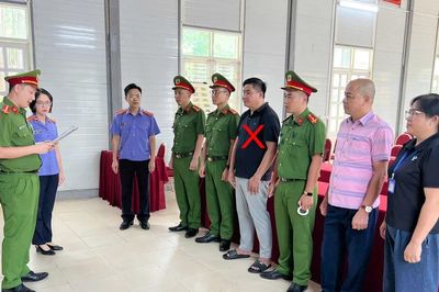 Khởi tố giám đốc ứng tiền nhiều nhà thầu để xây trường học rồi bỏ trốn