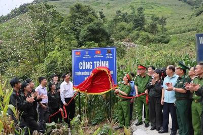 Con đường Đoàn kết nơi biên giới