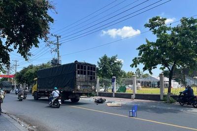 Nam sinh đại học năm 2 bị xe tải cán tử vong