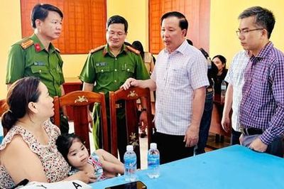 Lãnh đạo Đồng Nai thăm hỏi các nạn nhân vụ cháy xe khách khiến 12 người thương vong