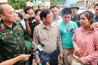 Phó Thủ tướng Hồ Quốc Dũng yêu cầu khẩn trương ổn định cuộc sống người dân vùng lũ Lai Châu