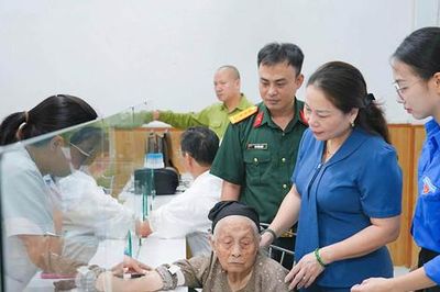 Trọn nghĩa với người có công