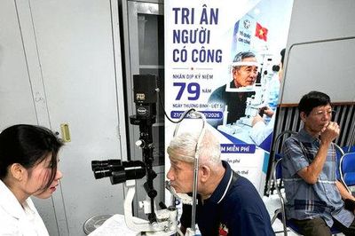 Phường Nghĩa Đô chăm lo sức khỏe người có công