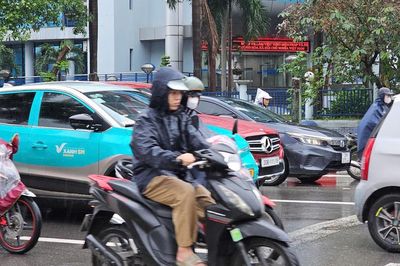 Cảnh báo mưa lớn, lốc sét khu vực Quảng Ninh, Hải Phòng