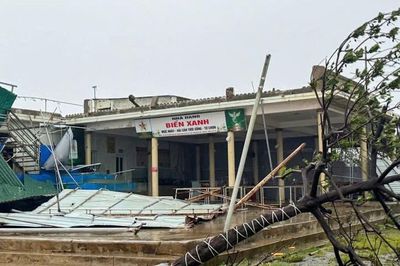 Vùng áp thấp đang mạnh lên, khả năng Biển Đông đón bão vào cuối tuần này