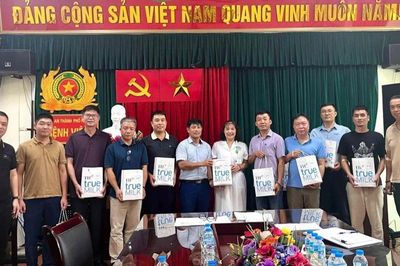Khám sức khỏe cho cán bộ, chiến sĩ là thương binh của CATP Hà Nội