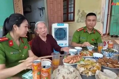 Bữa cơm tri ân - ấm áp nghĩa tình