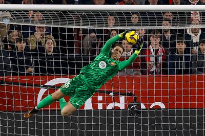 Khoảnh khắc triệu view của Szczesny